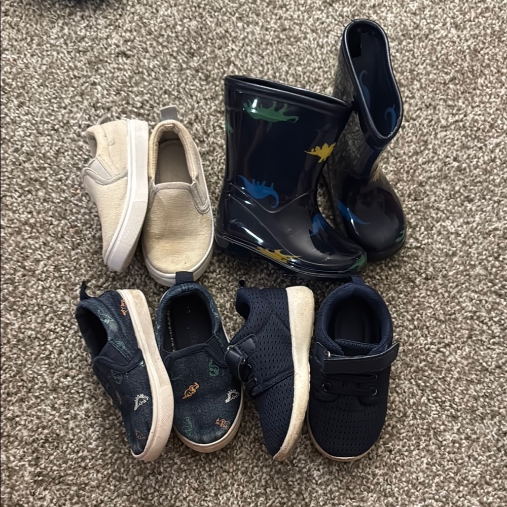 Kids shoe bundle - Size 5